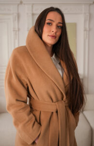 Płaszcz damski z szalowym kołnierzem Kolor Camel